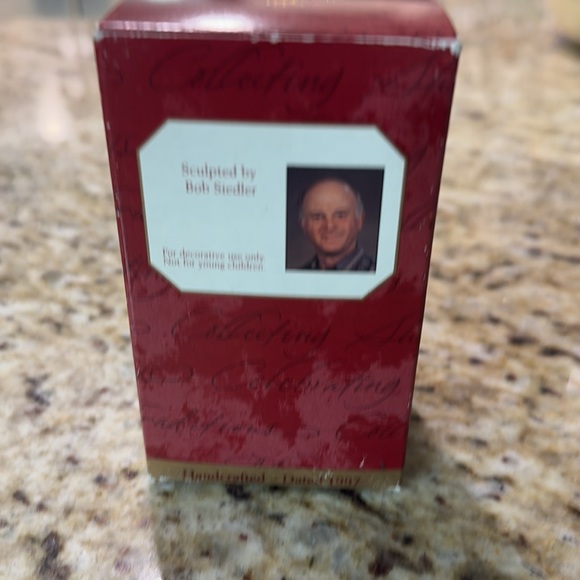 Vintage 1997 Hallmark Keepsake Christmas Ornament Mouse on Teapot Mom 1997 - Picture 3 of 11